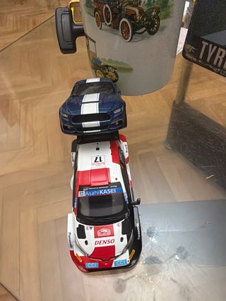 4 autos escala + chapa vintage+lata antigua