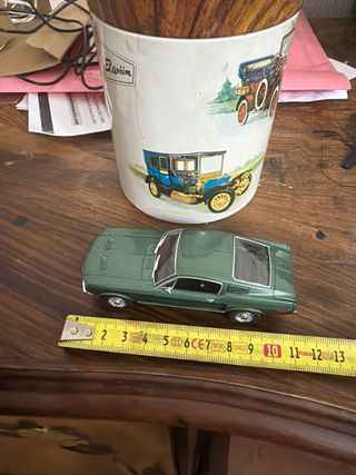 4 autos escala + chapa vintage+lata antigua