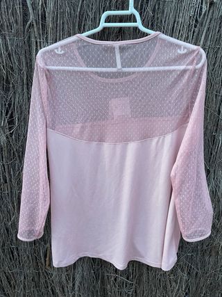 Camiseta plumeti en rosa de Stradivarius