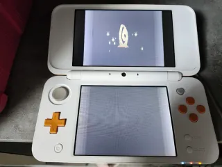 Nintendo New 2DS XL Blanca y Naranja