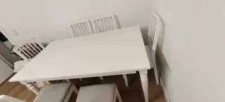 Mesa y 6 sillas de madera blanca