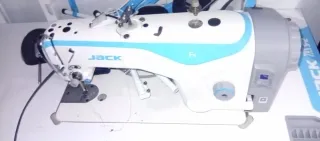 Macchina da cucire JACK F4 ed E4s