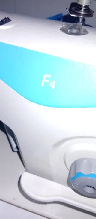 Macchina da cucire JACK F4 ed E4s