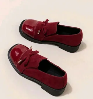 Mocassini eleganti bordeaux con fiocco