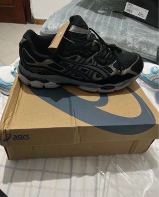 Zapatillas Asics Gel Negras y Grises