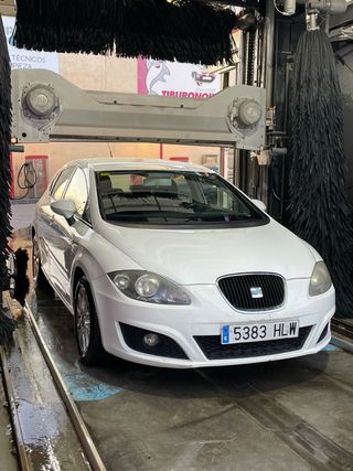 SEAT LEON 1.6 TDI (Transferencia incluida)