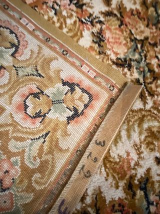 Alfombra de lana 100% floral beige y rosa