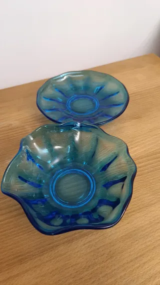 Taça com prato em vidro azul