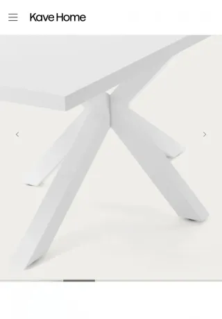 Mesa de comedor sin patas.