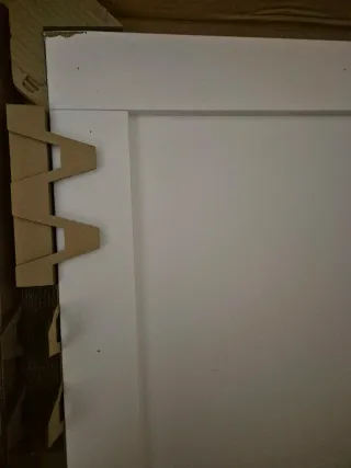 Mesa de comedor sin patas.