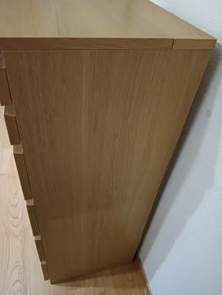 Cajonera de madera clara