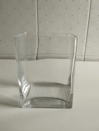 Jarrón cubo de cristal estilo minimalista