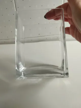 Jarrón cubo de cristal estilo minimalista