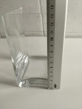 Jarrón cubo de cristal estilo minimalista