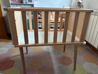 Cuna de bebé de madera