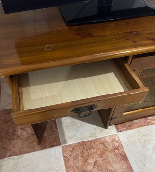 Mueble de salón madera y cristal