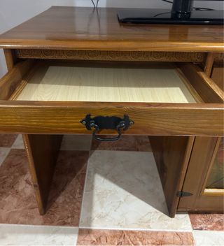 Mueble de salón madera y cristal