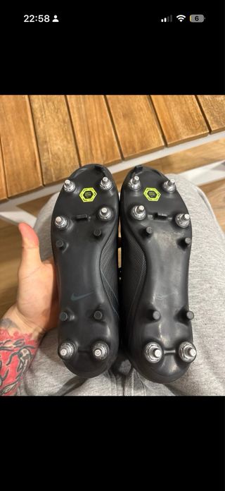 Botas de fútbol Nike Talla 42