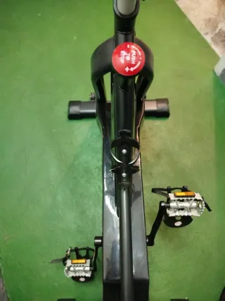 Bicicleta Estática Ajustable