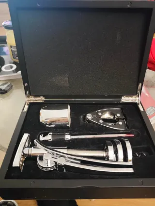 Caja Set Vino Madera Negra y Plata