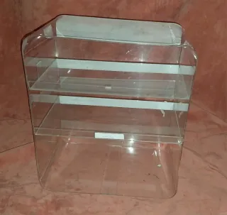 Estantería acrílica transparente