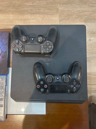 Consola PS4 + 8 Juegos