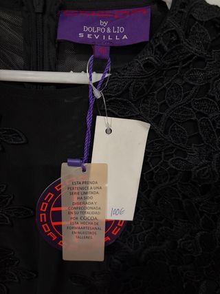 Vestido Negro con etiqueta, talla 40.