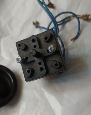 Selector 220v 3 posiciones y paro. 15A