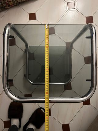 Mesa auxiliar vintage años 70 con ruedas y vidrio