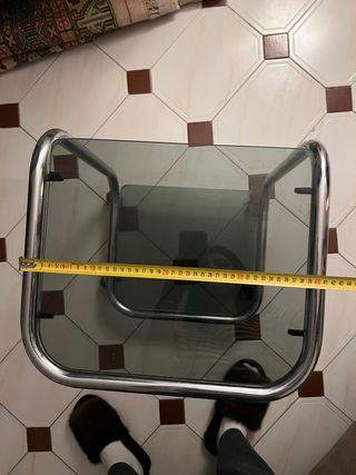 Mesa auxiliar vintage años 70 con ruedas y vidrio