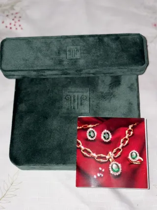 Conjunto Goya Oro 18k Criptonitas y Esmeraldas