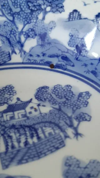 Taça pintada à mão em porcelana