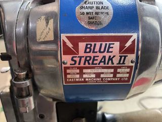CORTADORA VERTICAL DE TEJIDOS BLUE STREAK II