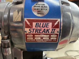 CORTADORA VERTICAL DE TEJIDOS BLUE STREAK II