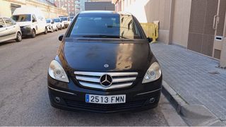 Mercedes bens b180