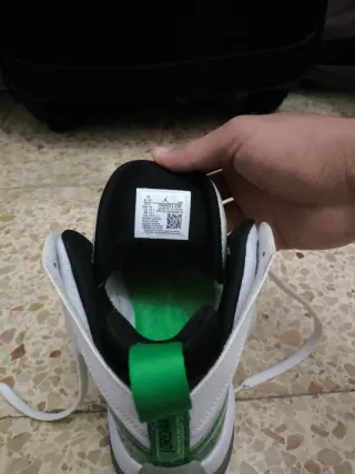 Jordan Jumpman Two Trey Blancas y Verde