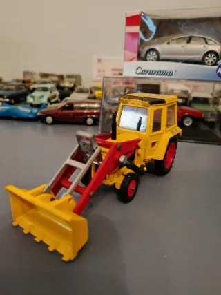 Tractor Massey Ferguson 1/43