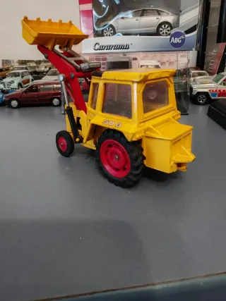 Tractor Massey Ferguson 1/43
