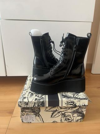 Botas Martin Charol Negras Talla 39