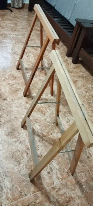 2 Caballetes de madera