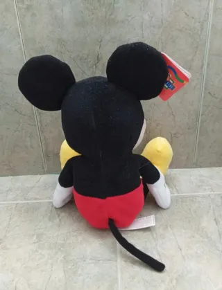 Peluche Mickey Mouse traído de  Disneyland Paris!