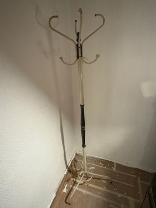 Perchero de pie metal y madera. Vintage Retro