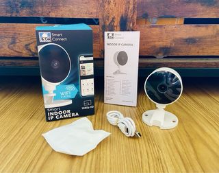 Cámara IP Interior LSC Smart Connect 1080p - Nueva