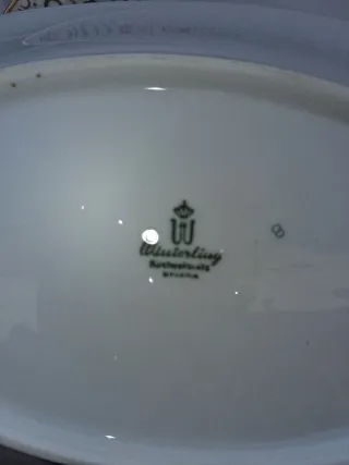 Servizio piattini  e vassoi porcellana oro