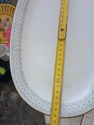 Servizio piattini  e vassoi porcellana oro