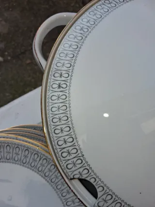 Servizio piattini  e vassoi porcellana oro