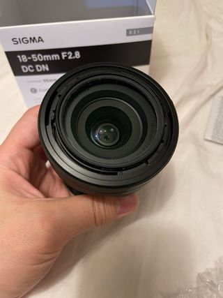 Sigma 18-50mm f/2.8 DC Canon RF-S con UV