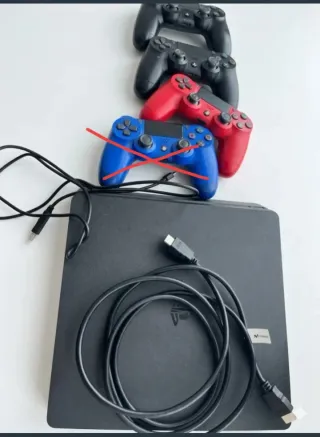 Ps4 Slim 1TB + 3 Mandos