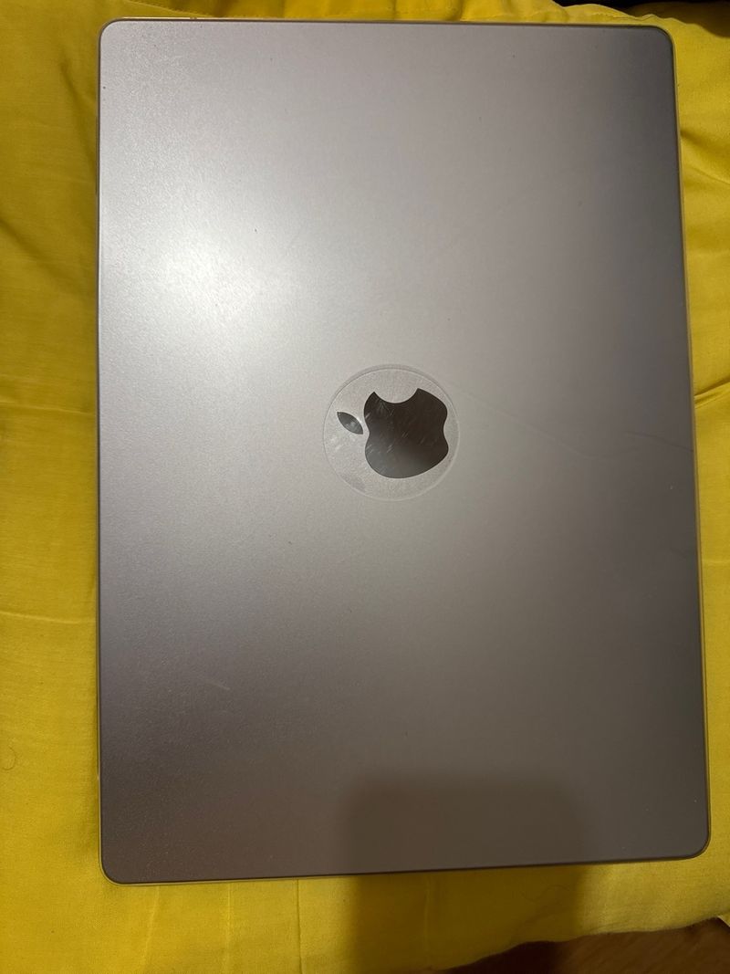 MacBook Pro 16 M1 MAX 64GB 1TB 24GPU como nuevo afbeelding 2
