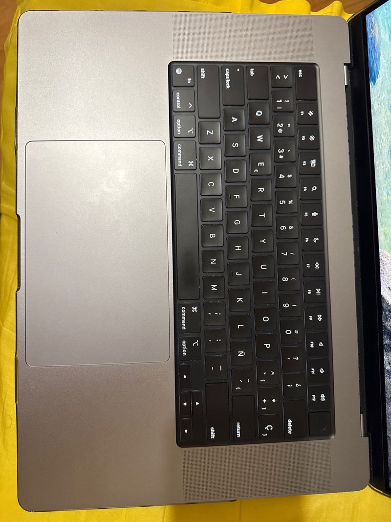 MacBook Pro 16 M1 MAX 64GB 1TB 24GPU como nuevo afbeelding 3